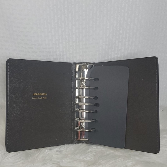 Jeppesen Airway manual binder great condition - Picture 2 of 5